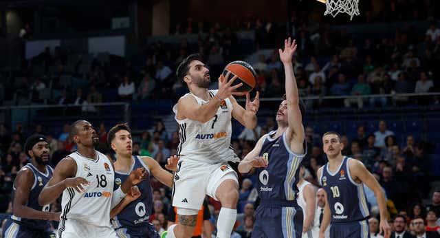 Cuál es el reglamento del baloncesto