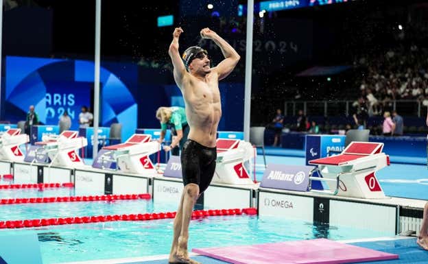Iñigo Llopis celebra su oro en los Juegos Paralímpicos. CPE