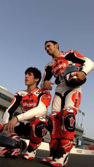 Héctor Barberá, de pie, y Axel Pons.