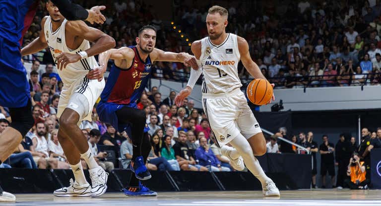 Dzanan Musa durante la Supercopa ante el Barça.