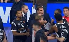 Bartzokas vive en sus propias carnes el infierno del Partizan: “Un aficionado me empujó, esto es una cosa de la Euroliga”