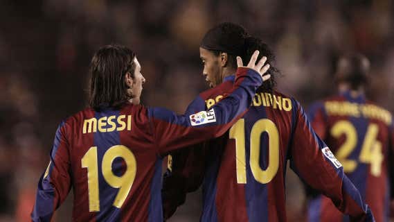 Messi y Ronaldinho, con el Barça./Getty