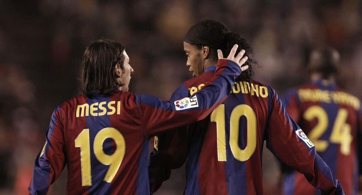 Messi y Ronaldinho, con el Barça.