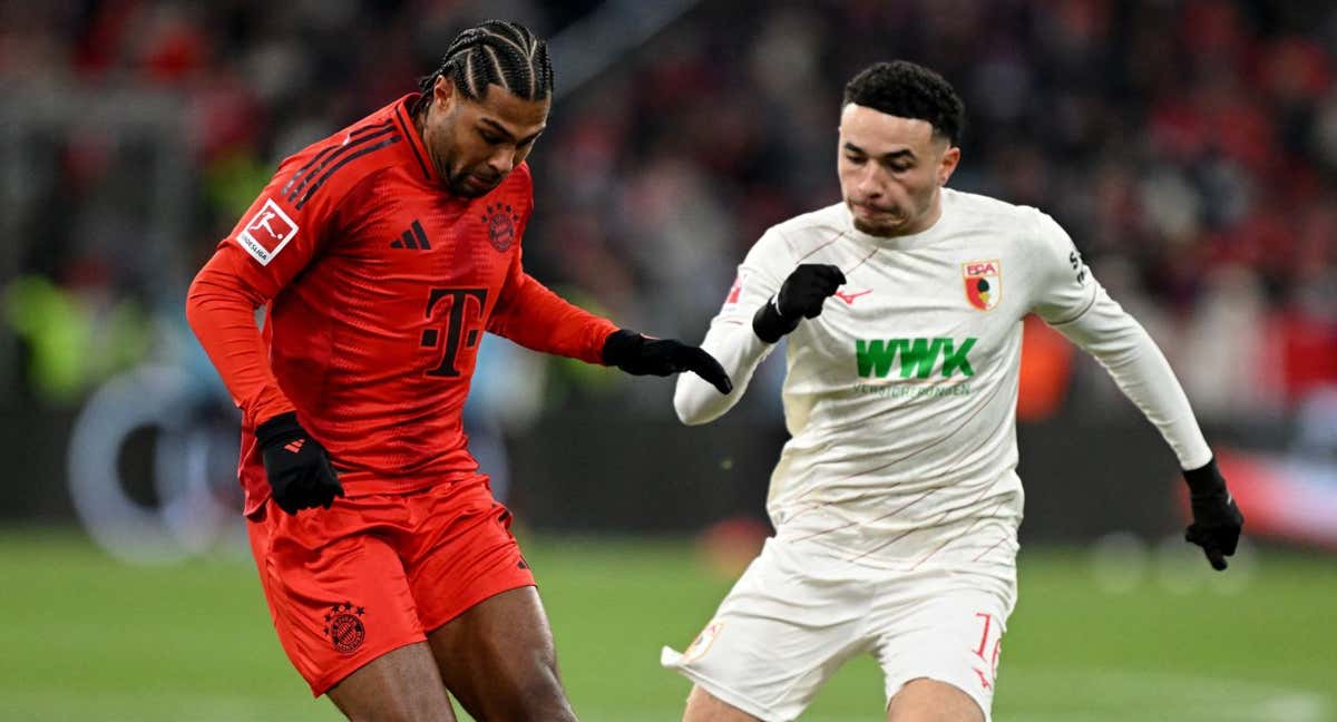 Vargas persigue a Gnabry, en el partido del pasado fin de semana.