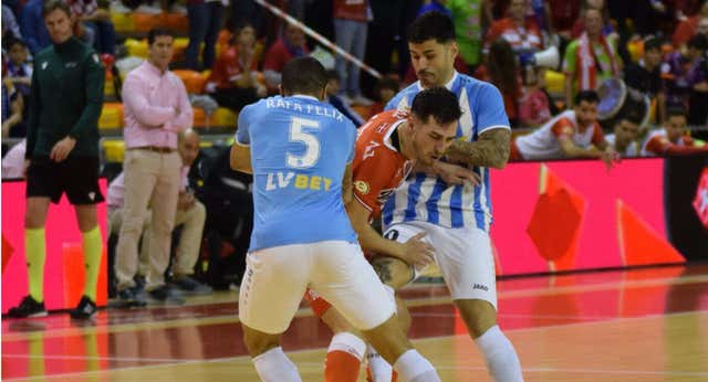 Duda y los arbitrajes UEFA: “Parecía un partido de rugby”