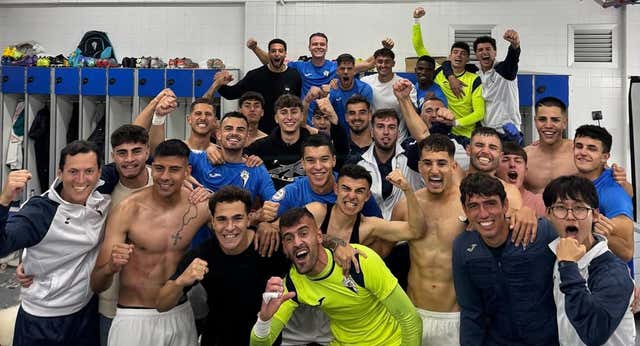 Lo nunca visto: un jugador del Manchego ve dos amarillas, el árbitro se olvida ¡y hasta le cambian!