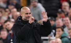 Guardiola responde a un «mañana serás despedido» con seis dedos a la grada de Anfield: «No me esperaba esto de Liverpool»