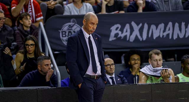 Una plaga de lesiones y otra derrota acentúan el primer bache de la era de Joan Peñarroya en el Barça: «El estado de ánimo no es el mejor»