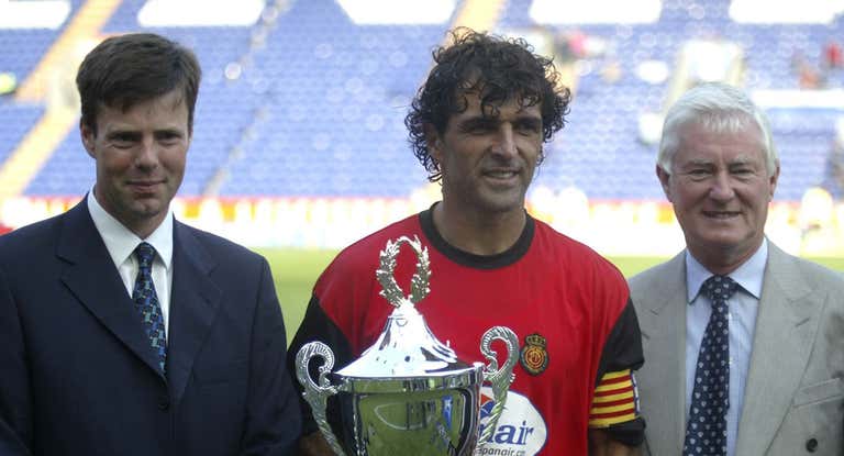 Miguel Ángel Nadal, en su etapa de jugador como capitán del Mallorca.