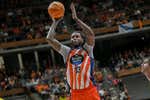 Trey Thompkins recupera vuelo en Coruña tras su pasado en el Real Madrid… y un trabajo 'secreto' en verano: «Quiere demostrar que tiene cuerda para rato»