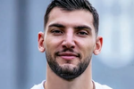Rafa Mir vuelve a una convocatoria con el Valencia pendiente de su juicio: “Estoy tranquilo, he estado lesionado y con recaída”