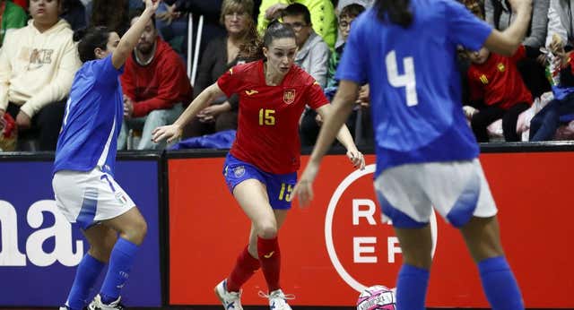 España cierra 2024 con falta de puntería y una derrota ante Italia