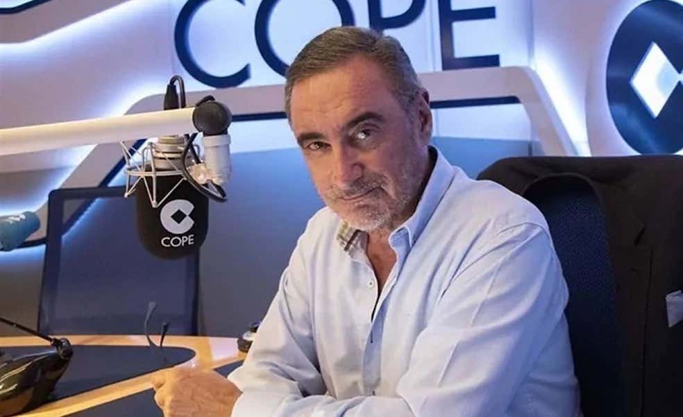 Un chascarrillo de Juanma Castaño refleja las dificultades de Carlos Herrera para llegar al trono de la RFEF: «Ves cómo tenías que ser presidente de una territorial...»