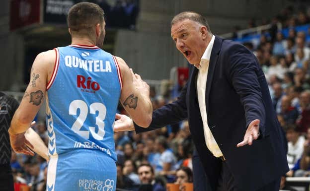 Veljko Mrsic con Quintela en el último partido del Breogán. Efe
