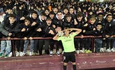 Historia de la Copa: el lateral Pol Arnau, hijo del fallecido Francesc Arnau, se viste de portero para ser el héroe de los penaltis y honrar a su padre