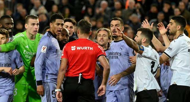 El Madrid visitará al Valencia el 2 de enero en contra del BOE y por su mala participación en Champions