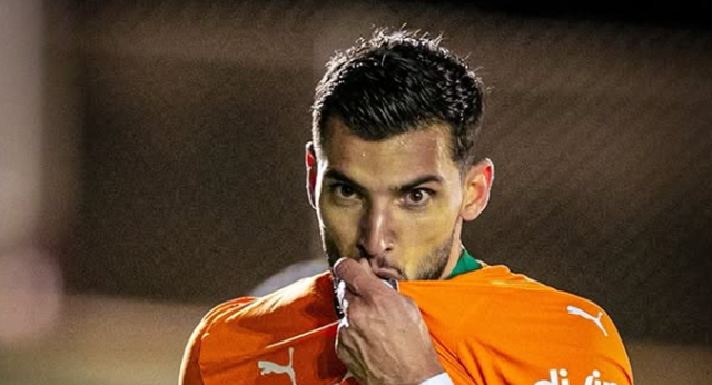 El Valencia ya no ‘esconde’ a Rafa Mir y confirma que le da una segunda oportunidad