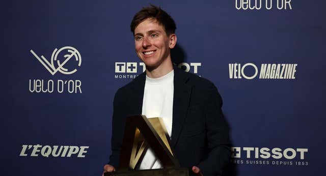 Pogacar culmina un año de locura con el Balón de Oro de los ciclistas