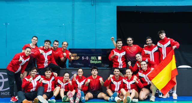 España se clasifica al Campeonato de Europa por equipos tras tres jornadas impolutas de bádminton