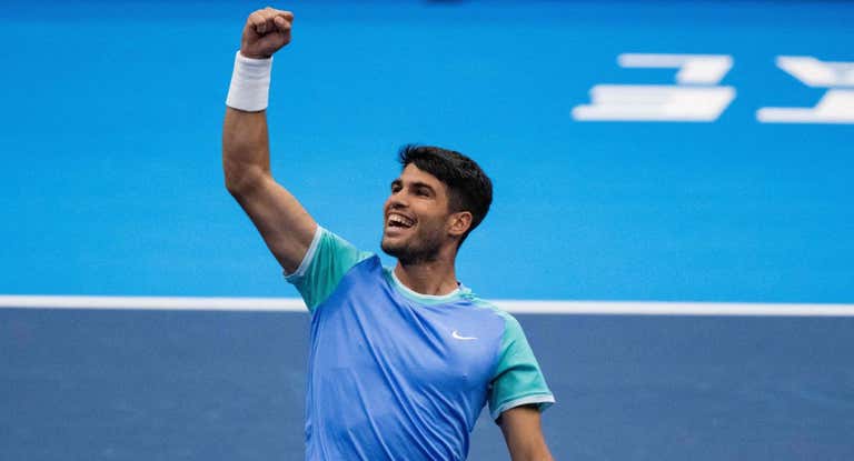 Carlos Alcaraz, durante la exhibición que disputó este sábado en Estados Unidos ante Frances Tiafoe.