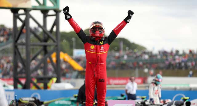 Italia se rinde a Carlos Sainz en su adiós de Ferrari: «Se va, pero solo por un tema de marketing»