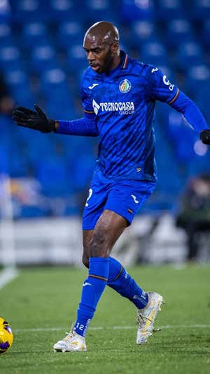 Nyom volvió a actuar como extremo derecho y colaboró en frenar a Puado.  GETAFE CF
