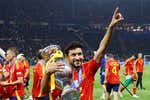 Jesús Navas, la ansiedad que retardó su llegada a la Selección y acabó con un abrazo: «Veía los partidos de España llorando»