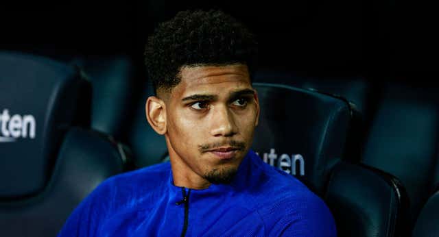 Si Araújo obedece a sus instintos será una grieta para el Barça