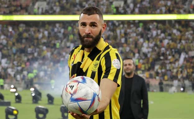 Benzema, a su llegada al Al-Ittihad.  AFP