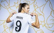 Signe Bruun, más allá de sus goles en el Real Madrid: la duda del pasado, horas extras y una «amiga» sin 'rival' en el vestuario