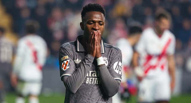Real Madrid TV atiza al arbitraje y se identifica como víctima: “Esto nos huele a quemado; sabemos lo que hay”