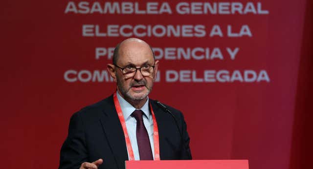Rafael Louzán desembarca con ansia de ‘limpiar’ la RFEF: «Ha llegado el momento de recuperar el prestigio de esta casa»