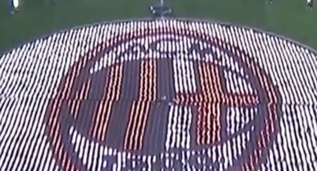 El Milan celebra sus 125 años de historia en San Siro.