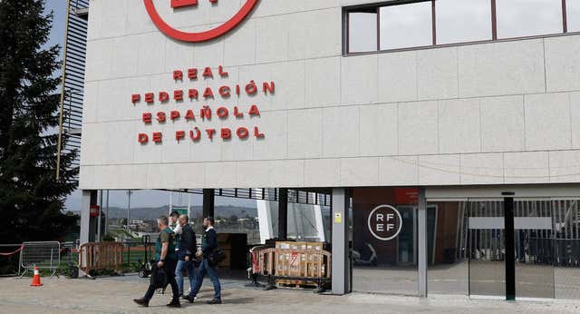 La UCO trasladó a la jueza un sinfín de sospechas sobre el ‘clan Rubiales’ más allá de Piqué: «Si sale esto, hay dinero para todo el mundo»