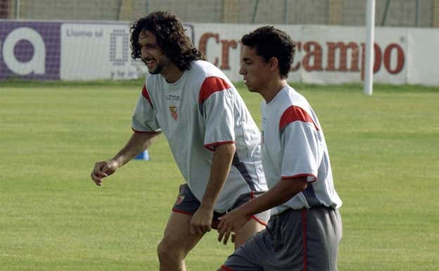 Pablo Alfaro junto a un jovencísimo Jesús Navas. ABC