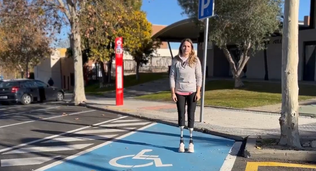 La frustración de Sara Andrés con los aparcamientos para personas con movilidad reducida remueve a Majadahonda: ‘No se pueden utilizar ni un momento’