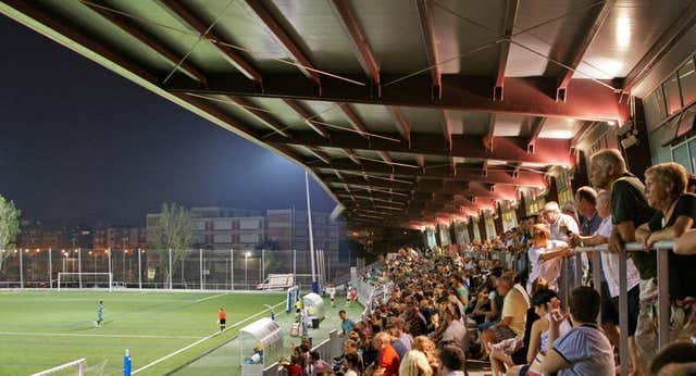 La visita de incógnito de Muniain en un torneo en Cornellá con Sara Carbonero en la grada… y una goleada del Real Madrid