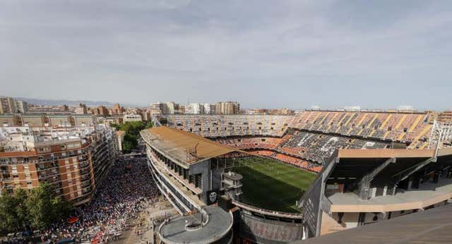 Situación límite en Valencia: ¡Libertad VCF propone vaciar Mestalla frente al Real Madrid!