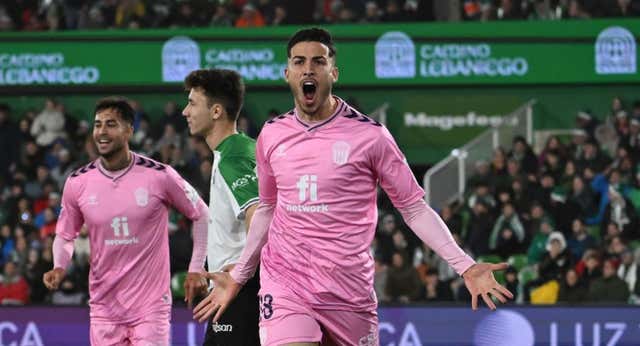 Es increíble lo del Racing: marca 576 minutos después y le empatan un 2-0 a favor en el 85′
