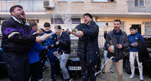 La historia del humilde club de baloncesto donde tocó El Gordo: «Si toca en un barrio obrero es mucho mejor que en otro sitio»