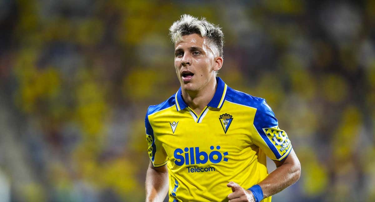 Iván Alejo, en un partido con el Cádiz esta temporada.
