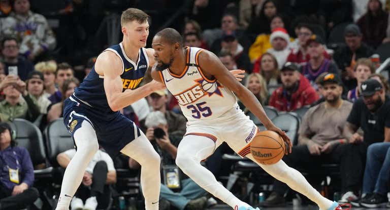 Durant brilló ante los Nuggets el día de Navidad.