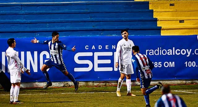 Cómo meterle un gol al Barça o al Real Madrid en Copa puede cambiarte la vida: «Si antes echaba diez minutos en comprar en el súper, después tardaba una hora»