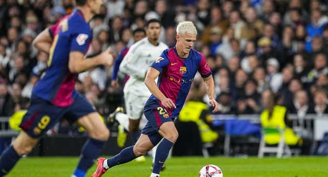 Curvas para el Barça: el juez niega la cautelar para inscribir a Dani Olmo y solo le quedan cuatro días para buscar una solución
