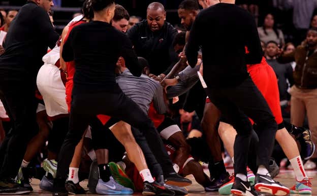 Siete expulsados tras una vergonzosa trifulca en la NBA