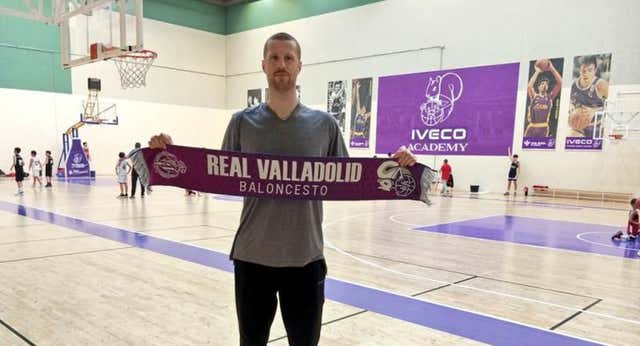 Motivos de un jugador de baloncesto para dejar Letonia por Valladolid por un solo mes: «El lechazo, la morcilla… y el frío de mi país»