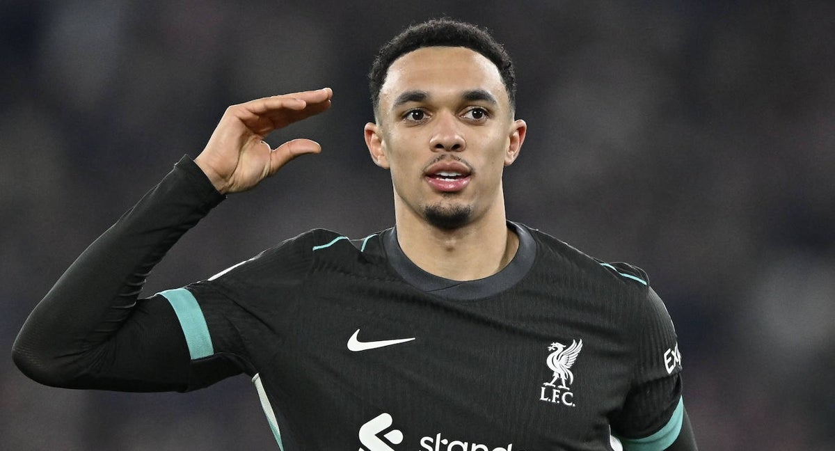 Trent Alexander-Arnold celebra su último gol con el Liverpool.