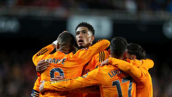 Los jugadores del Real Madrid celebran el gol de Bellingham. /EP