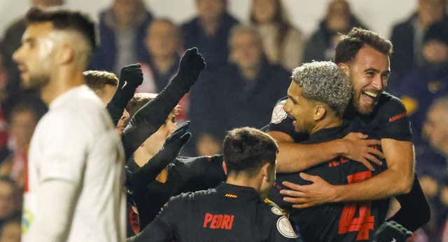 El Barça se da un festín en Copa para olvidar el caso Olmo
