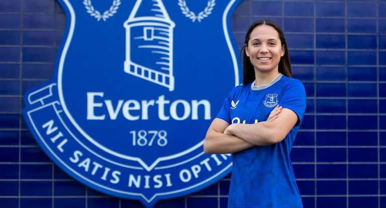 Martina Fernández durante su presentación con el Everton.